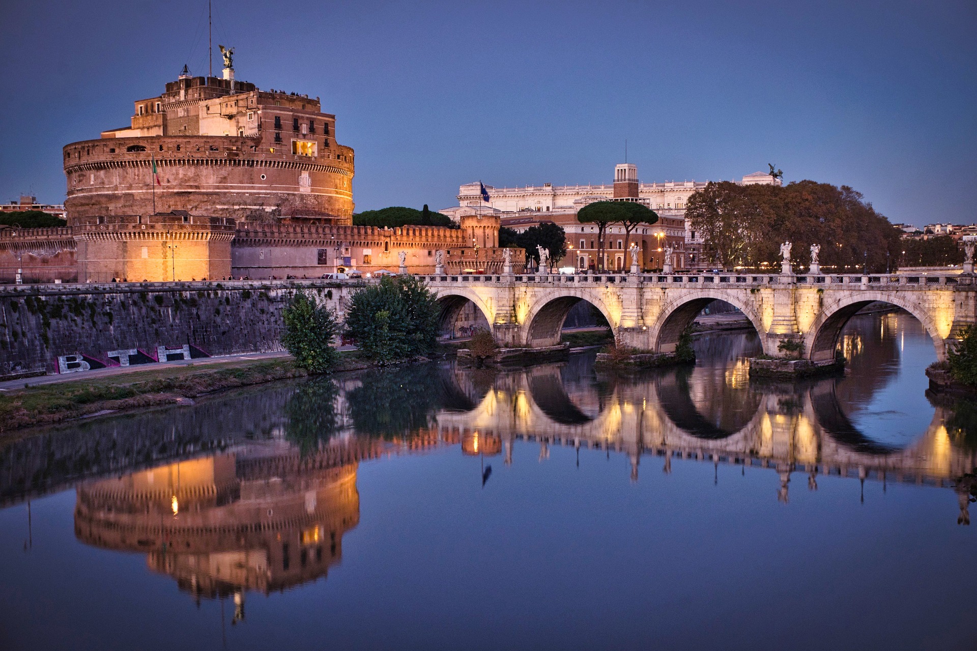 Vista Roma The Place